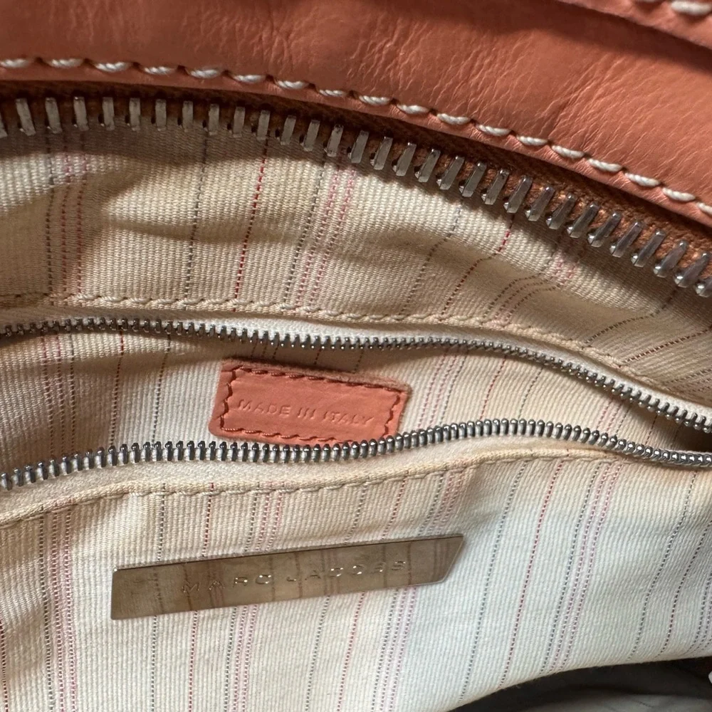 Marc Jacobs Classic Peach Leather Shoulder Bag - Picture 13 of 14